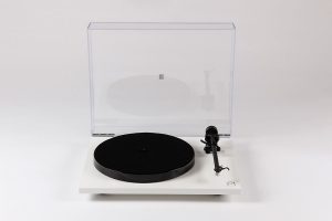 1200x800-Rega-Planar1-plus-weiss